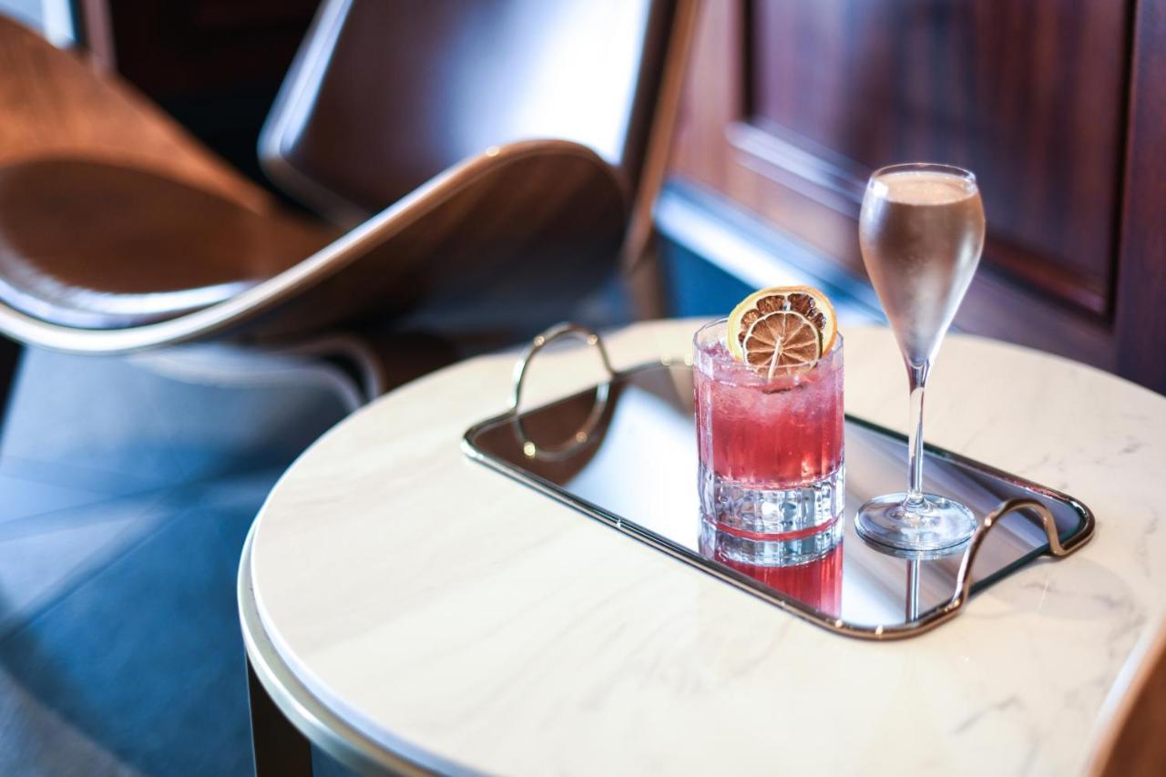 Powerhouse Hotel Tamworth By Rydges Εξωτερικό φωτογραφία A Pink Lady cocktail