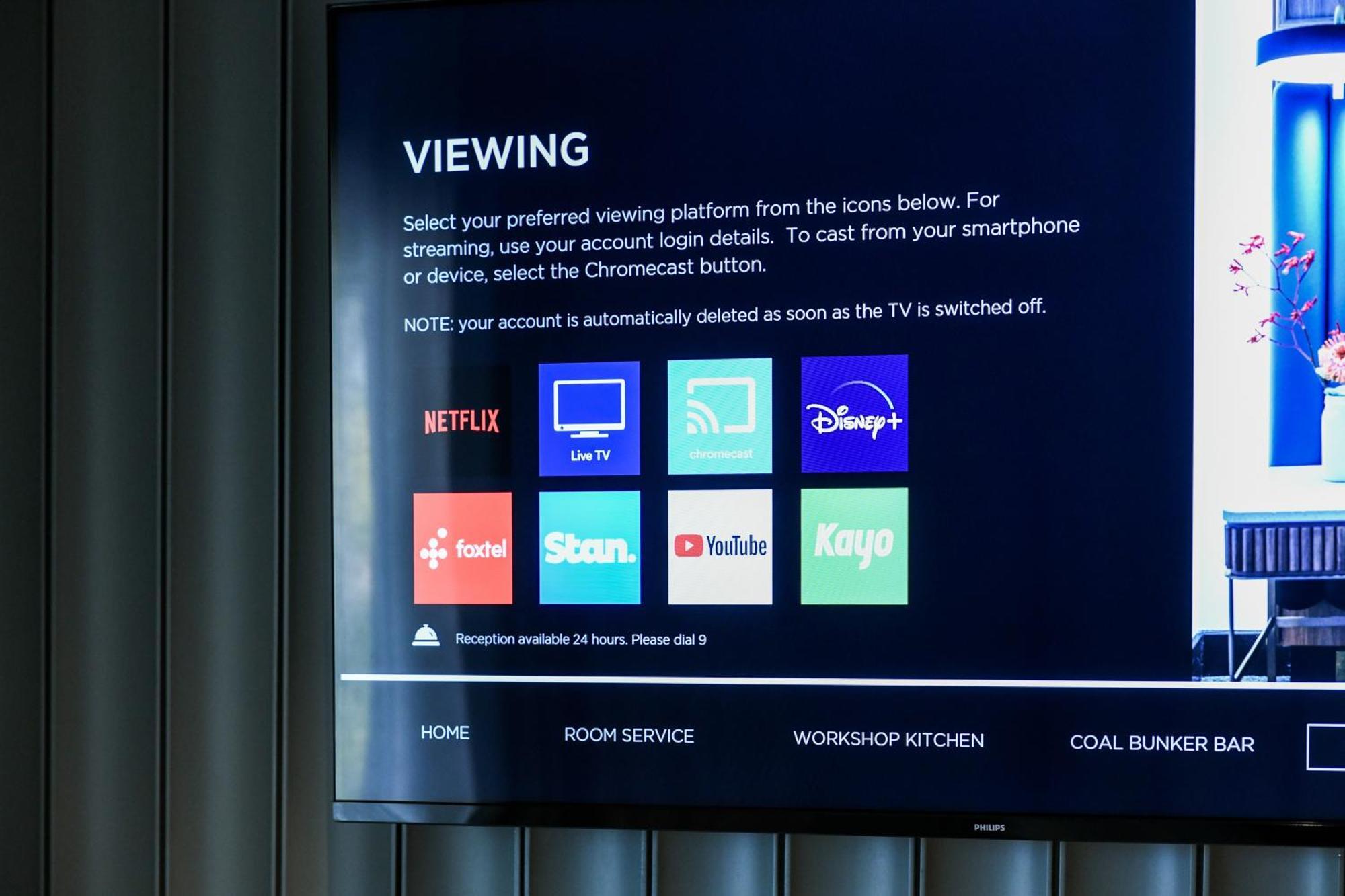 Powerhouse Hotel Tamworth By Rydges Εξωτερικό φωτογραφία A television with a built-in Chromecast