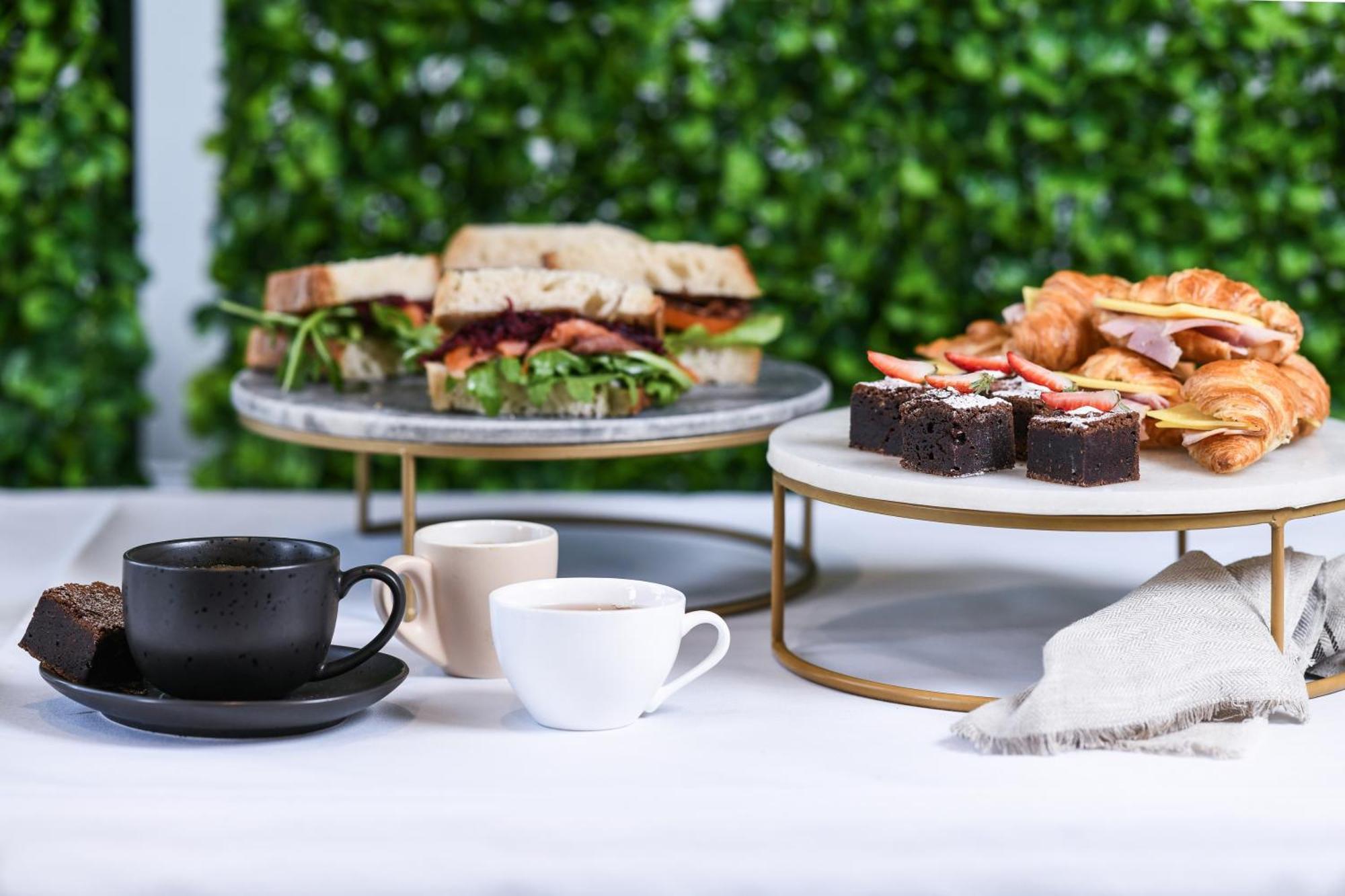 Powerhouse Hotel Tamworth By Rydges Εξωτερικό φωτογραφία A selection of afternoon tea items